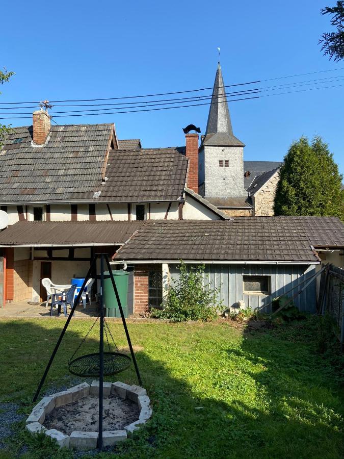 Villa 300 Jahre Altes Renoviertes Fachwerkhaus Peterslahr Esterno foto