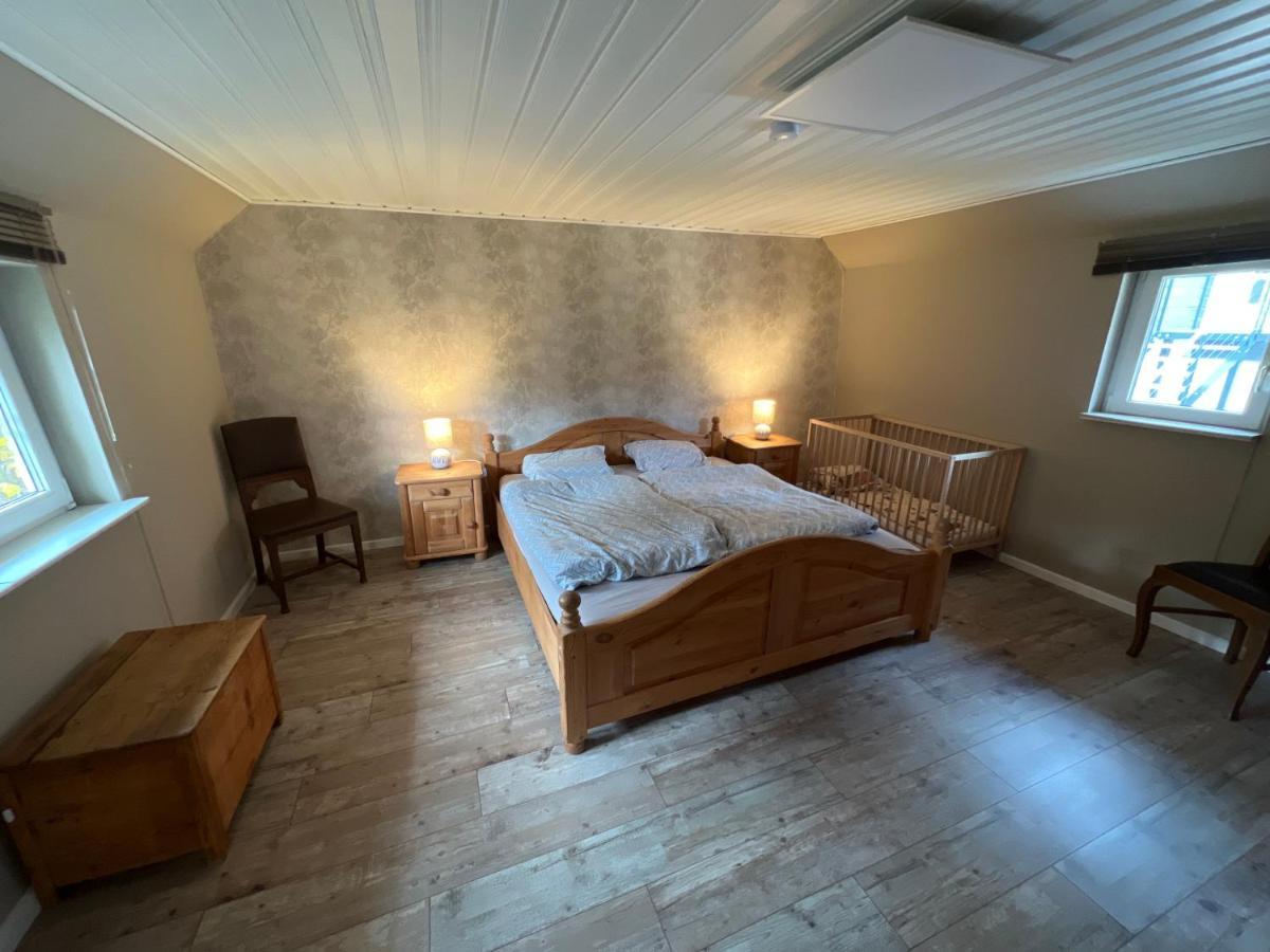 Villa 300 Jahre Altes Renoviertes Fachwerkhaus Peterslahr Esterno foto