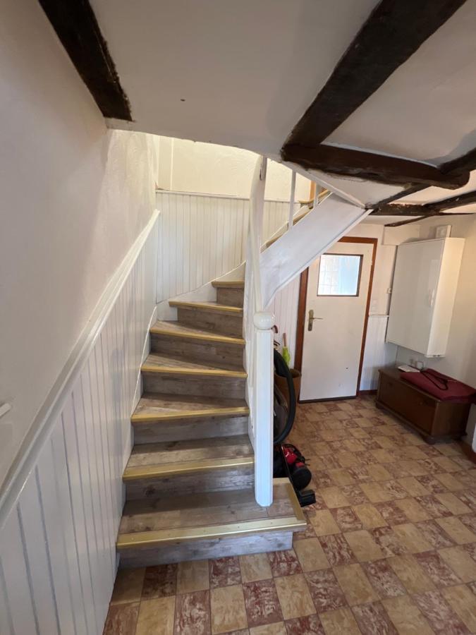 Villa 300 Jahre Altes Renoviertes Fachwerkhaus Peterslahr Esterno foto