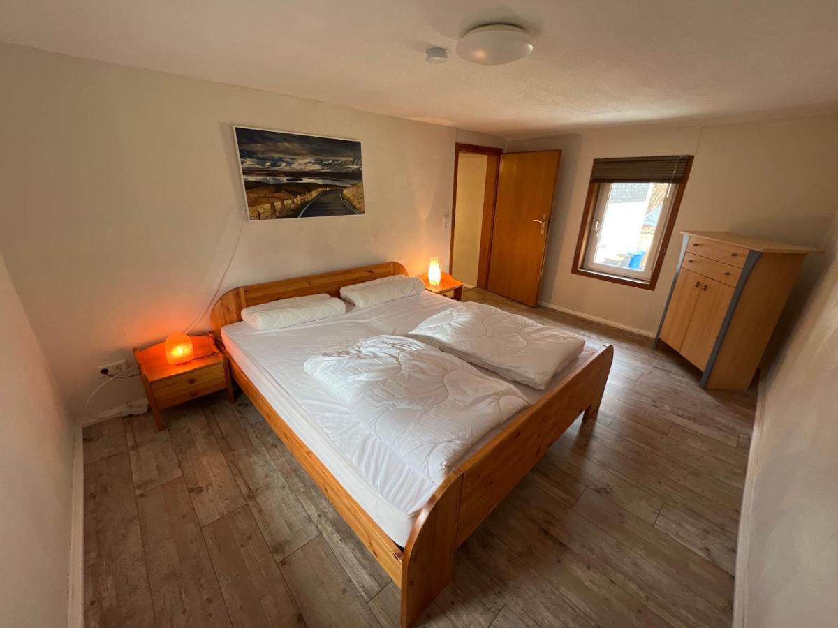 Villa 300 Jahre Altes Renoviertes Fachwerkhaus Peterslahr Esterno foto