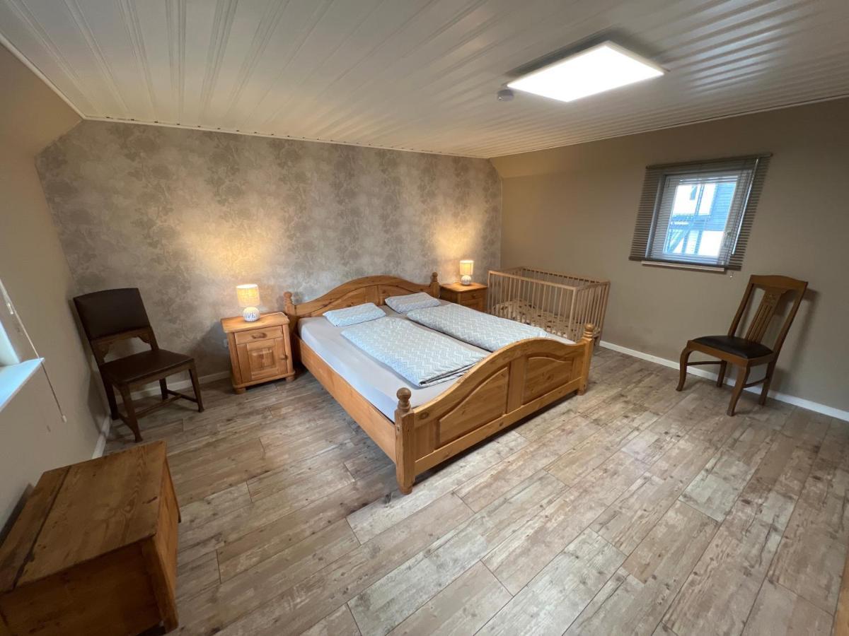 Villa 300 Jahre Altes Renoviertes Fachwerkhaus Peterslahr Esterno foto