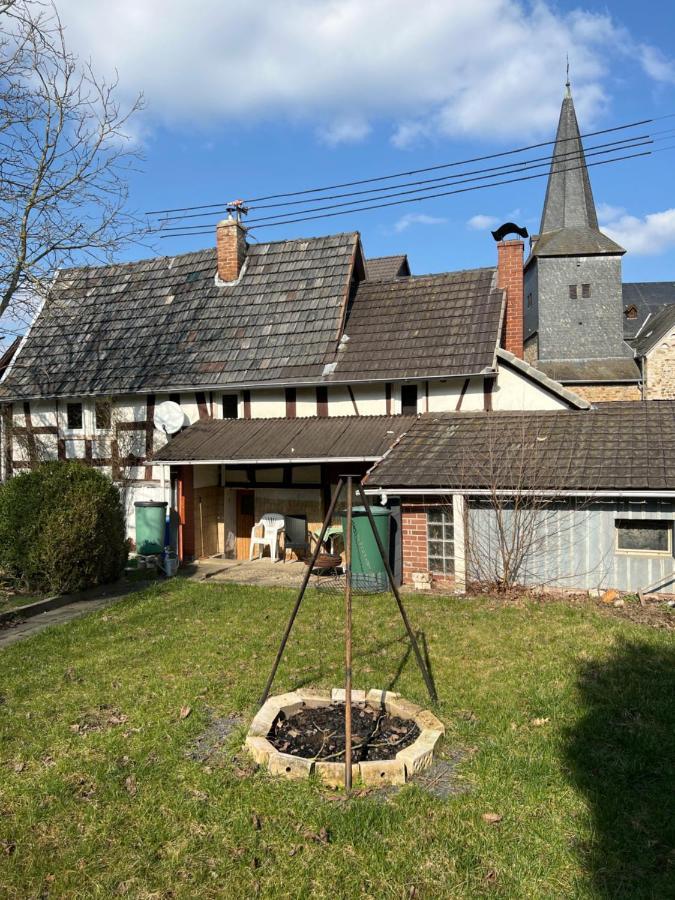 Villa 300 Jahre Altes Renoviertes Fachwerkhaus Peterslahr Esterno foto
