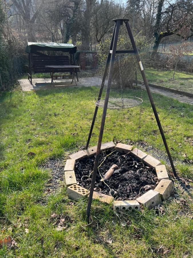 Villa 300 Jahre Altes Renoviertes Fachwerkhaus Peterslahr Esterno foto